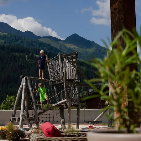 提尔沃索夫公寓 公寓 *